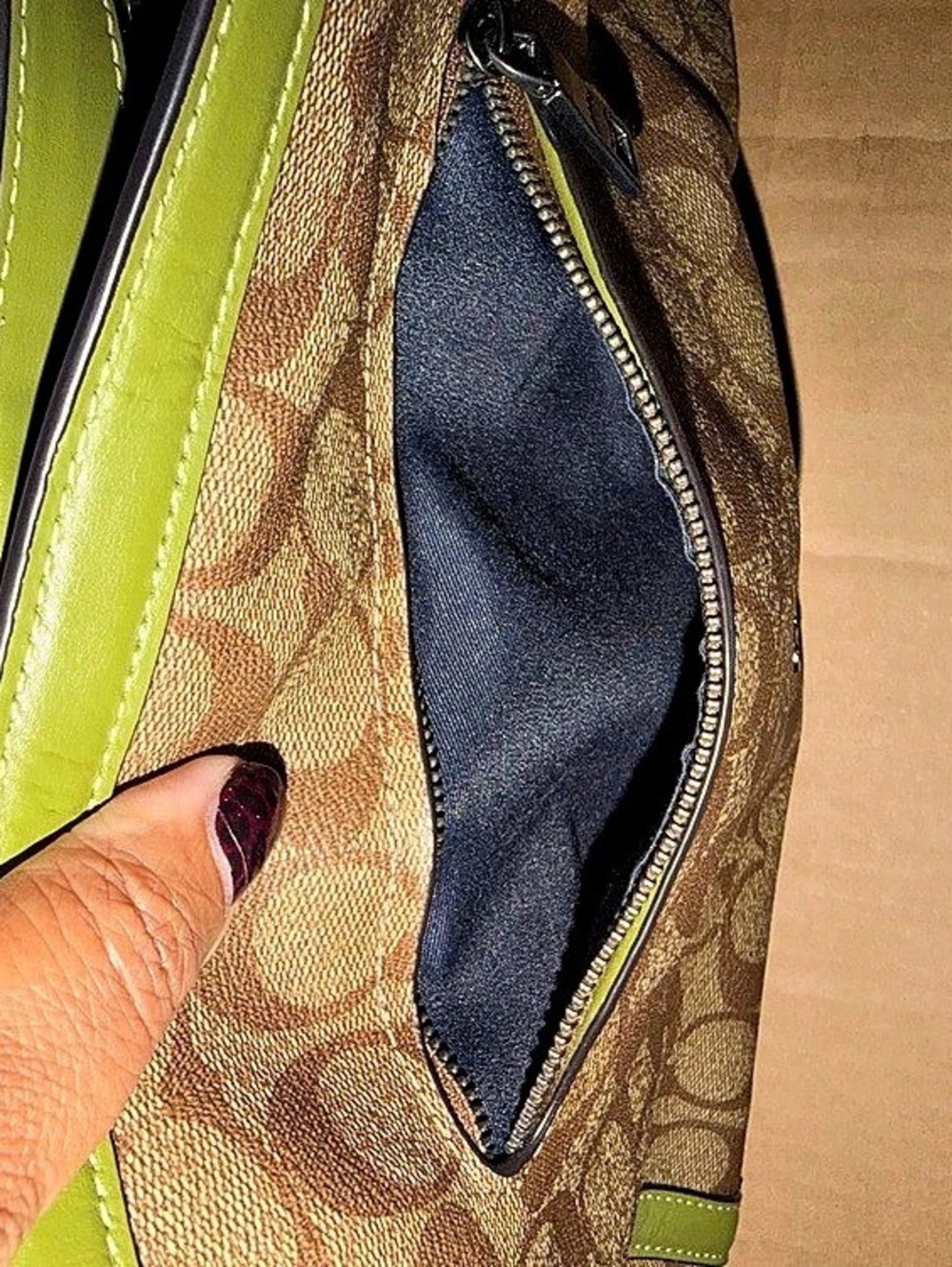 Coach Signature Bag + Matching Green Wallet Set - Picture 3 of 10
